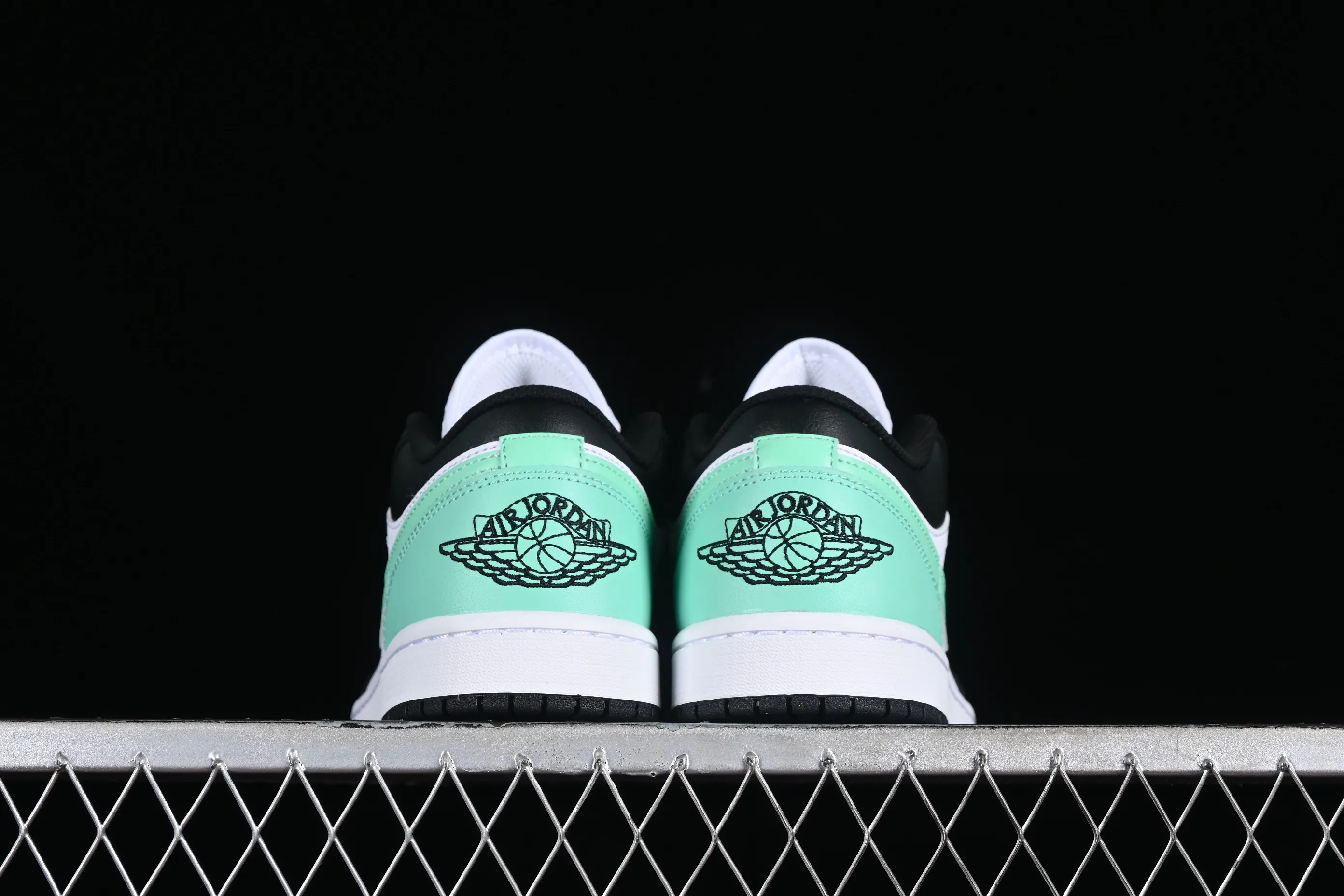 All categories Air Jordan Jordan series basketball shoes Air Jordan 1 Low G version pure original Air Jordan 1 Low AJ1 Joe 1 mint black and green low-top cultural basketball shoes 553558-131